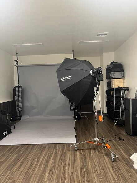 700 N Main St, Santa Ana, CA à louer - Photo de l’immeuble – Image 3 sur 35