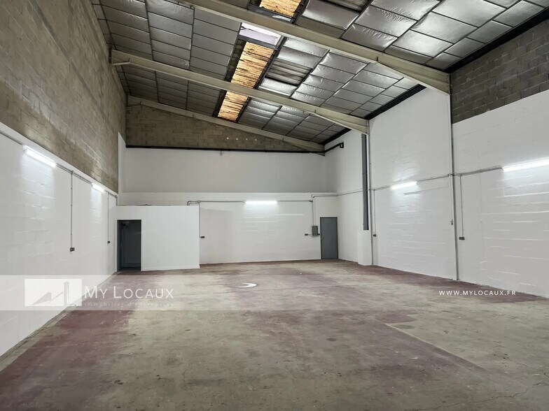 Industriel/Logistique dans Eaubonne à louer - Photo de l’immeuble – Image 3 sur 7