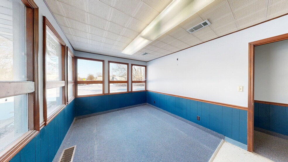 50 N Center St, East Alton, IL à vendre - Numérisation 3D Matterport – Image 2 sur 17