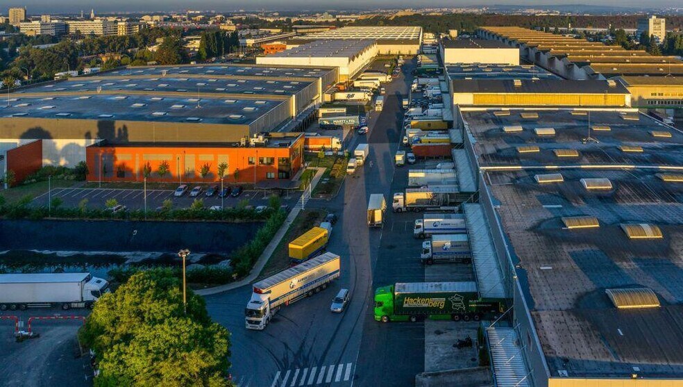 Industriel/Logistique dans Aulnay-sous-Bois à louer - Photo de l’immeuble – Image 2 sur 5