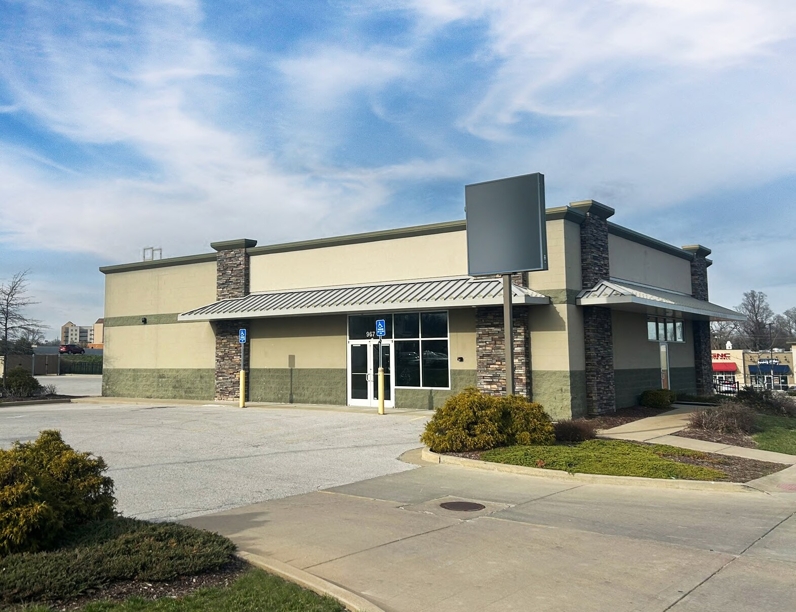 967 Northwest Plaza Dr, Northwest Plaza, MO à louer Photo de l’immeuble– Image 1 sur 8