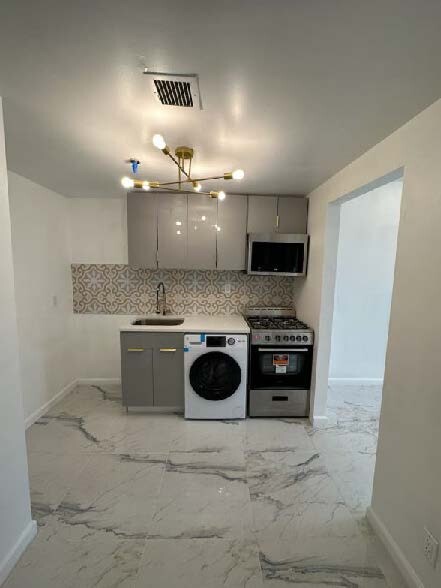 266 Erie St, Jersey City, NJ à vendre - Photo de l’immeuble – Image 2 sur 18