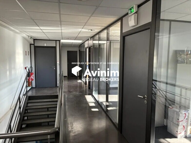 Bureau dans Septèmes-les-Vallons à louer - Photo intérieure – Image 2 sur 2