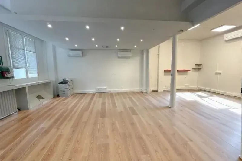 17 Rue De L'Eglise, Paris à louer - Photo intérieure – Image 2 sur 4