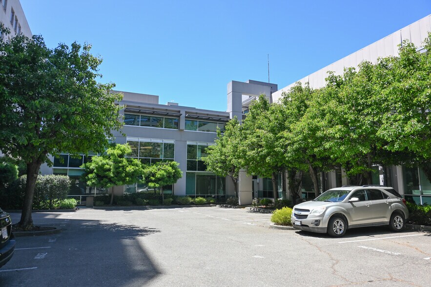 2100 Milvia St, Berkeley, CA à vendre - Photo de l’immeuble – Image 3 sur 15
