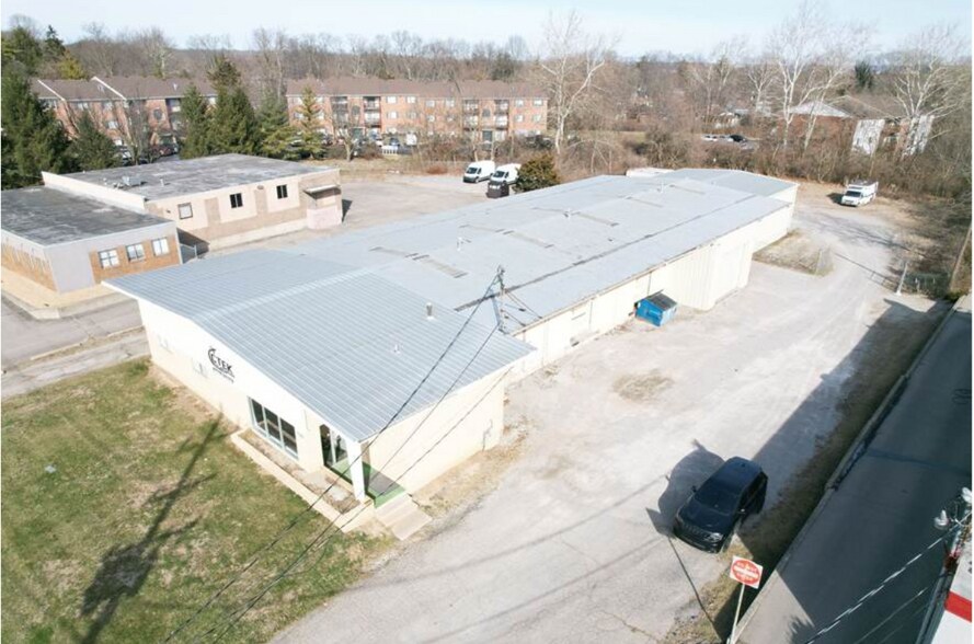 11310 Southland Rd, Forest Park, OH à louer - Photo de l’immeuble – Image 1 sur 2