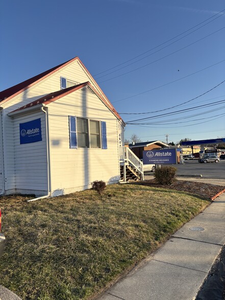 8609 Old Harford Rd, Baltimore, MD à louer - Photo de l’immeuble – Image 2 sur 18