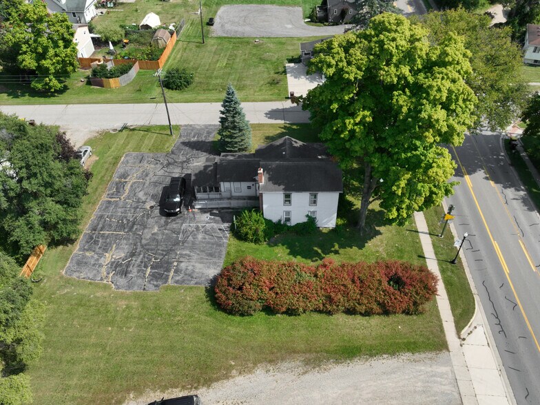 545 E Main St, Pinckney, MI à vendre - Photo de l’immeuble – Image 3 sur 22