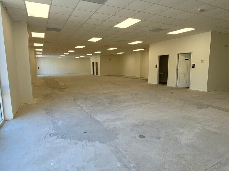 13922 US Hwy 441/27, Lady Lake, FL à louer - Photo de l’immeuble – Image 3 sur 19