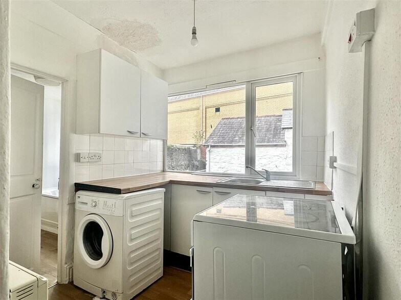 122 Boutport St, Barnstaple à vendre - Photo de l’immeuble – Image 2 sur 10