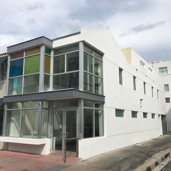 227 8th St, Miami Beach, FL à louer - Photo principale – Image 1 sur 24