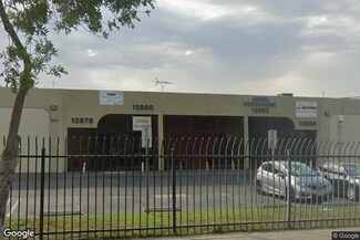 Plus de détails pour 12878-12926 Pierce St, Pacoima, CA - Industriel/Logistique à louer