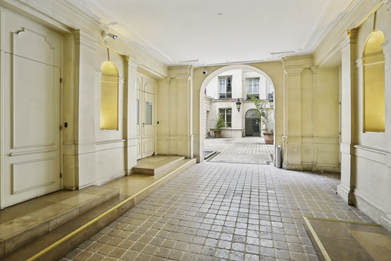 3-5 Rue Saint-Georges, Paris à louer Hall d’entrée– Image 1 sur 11