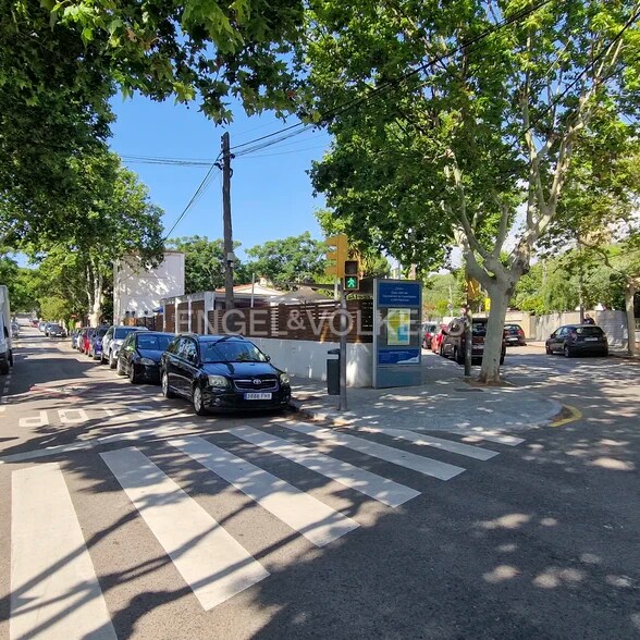 Local commercial dans Castelldefels, Barcelona à vendre - Photo de l’immeuble – Image 3 sur 5