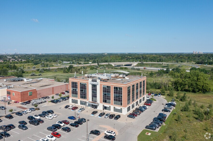 110 Copper Creek Dr, Markham, ON à louer - Aérien – Image 3 sur 6