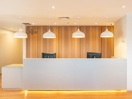 1990 Main St, Sarasota, FL à louer - Hall d’entrée – Image 3 sur 36