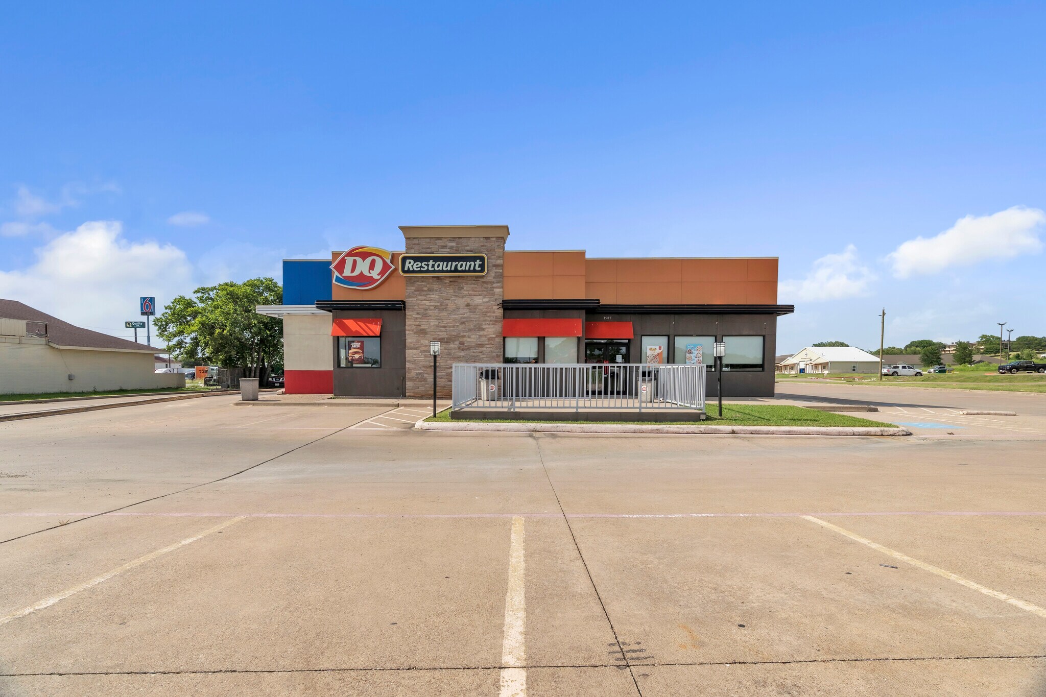 1509 Corsicana Hwy, Hillsboro, TX à vendre Photo de l’immeuble– Image 1 sur 8