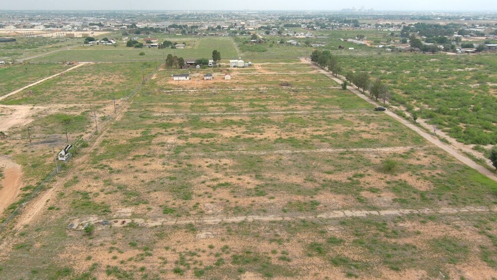 2701 W County Road 135, Midland, TX à louer - Photo de l’immeuble – Image 2 sur 7
