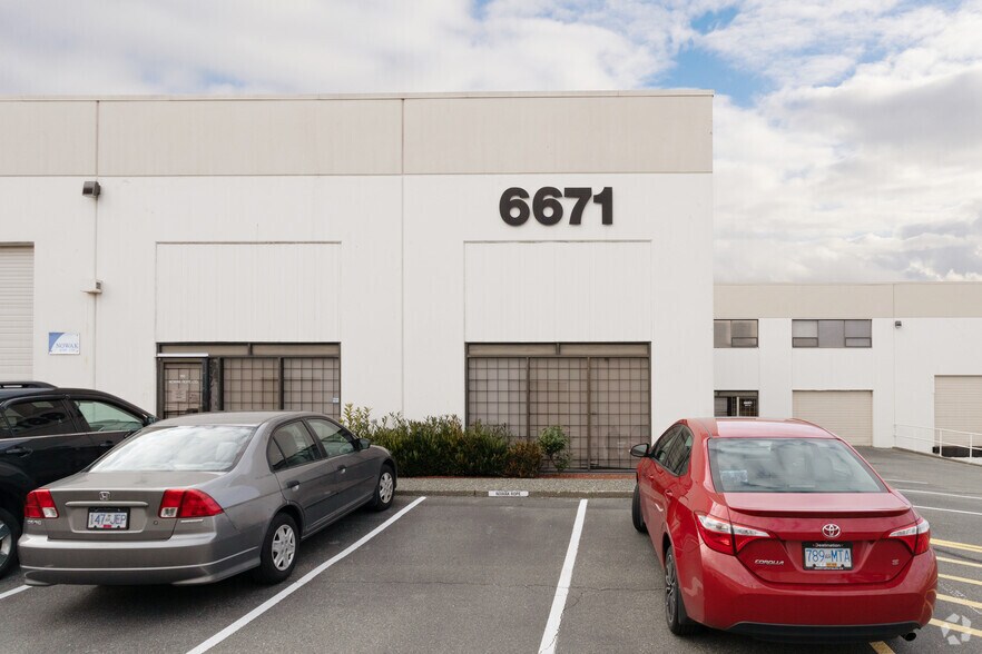 6671-6691 Elmbridge Way, Richmond, BC à louer - Photo de l’immeuble – Image 3 sur 8