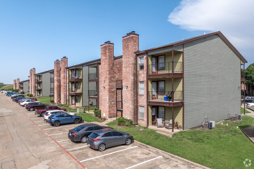 1600 LaSalle Dr, Sherman, TX à vendre - Photo de l’immeuble – Image 2 sur 23
