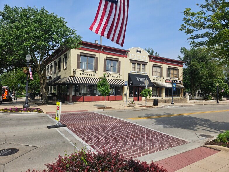 5200 Main St, Downers Grove, IL à louer - Photo de l’immeuble – Image 2 sur 13