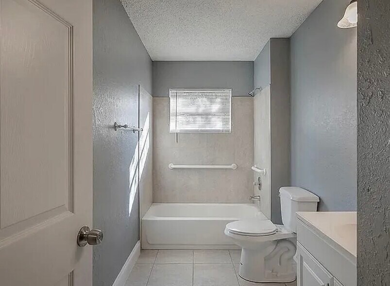3722 Carroway St, Tampa, FL à louer - Photo intérieure – Image 3 sur 6