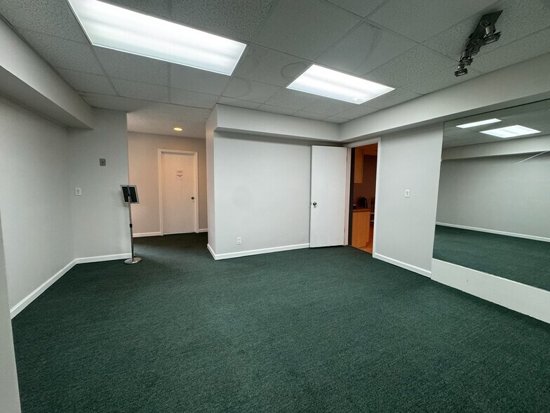 1310 Goodman Rd, Southaven, MS à vendre - Photo de l’immeuble – Image 3 sur 15