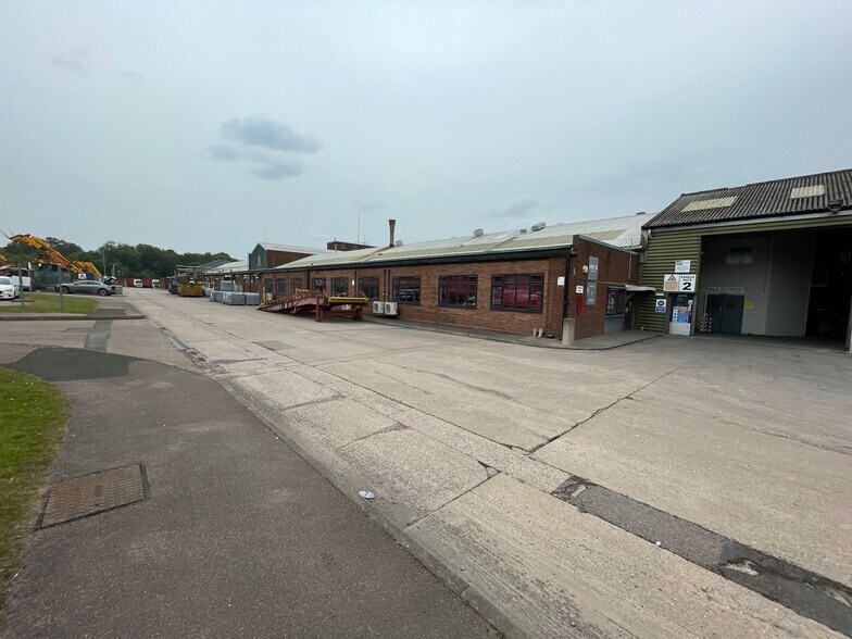Coleshill Rd, Tamworth à louer - Photo de l’immeuble – Image 2 sur 5