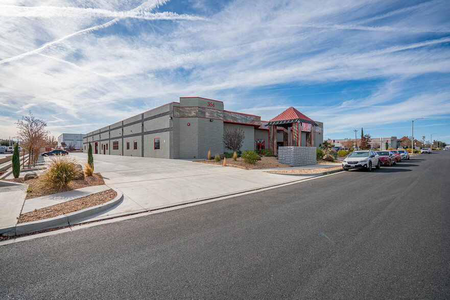356 E Avenue K6 Ave, Lancaster, CA à louer - Photo de l’immeuble – Image 1 sur 13