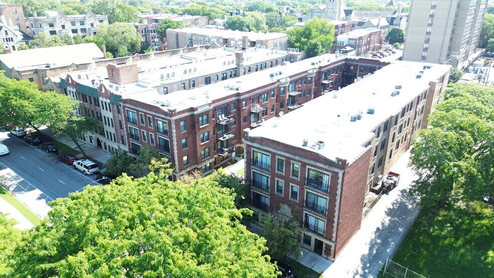 97-Unit Kenwood Portfolio portefeuille de 2 biens à vendre sur LoopNet.fr - Photo de l’immeuble – Image 1 sur 7