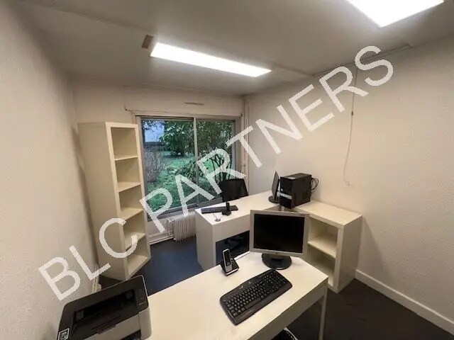 Bureau dans Neuilly-sur-Seine à louer - Photo de l’immeuble – Image 3 sur 10