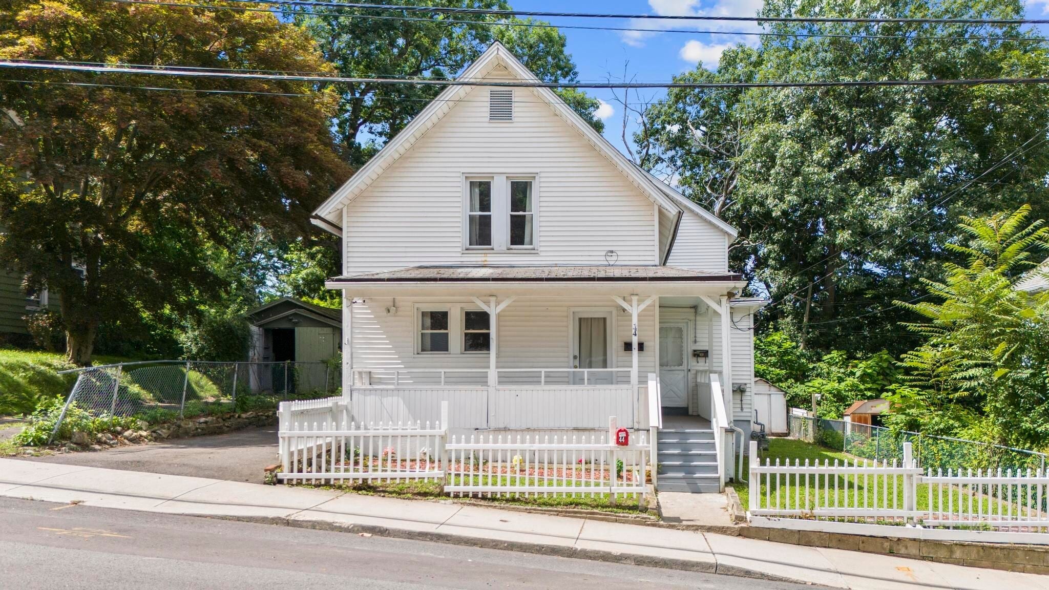 44 Piedmont St, Waterbury, CT à vendre Photo principale– Image 1 sur 2