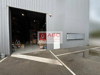 Plus de détails pour Local d'activités à louer