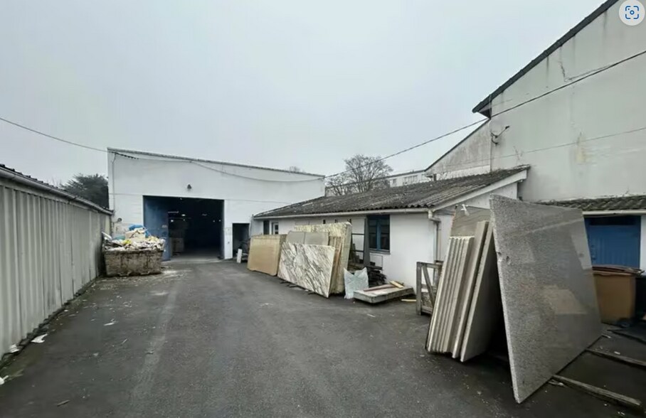 Local d'activités dans Vitry-sur-Seine à vendre - Photo de l’immeuble – Image 2 sur 7