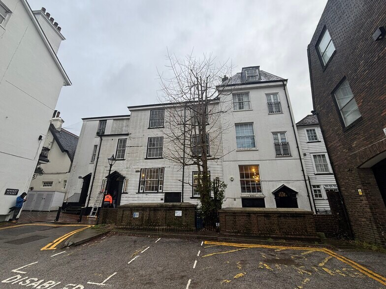 9-15 The Pantiles, Tunbridge Wells à vendre - Photo de l’immeuble – Image 2 sur 5