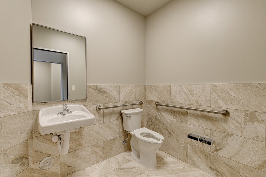 9545 N Beach St, Fort Worth, TX à louer - Photo intérieure – Image 2 sur 17