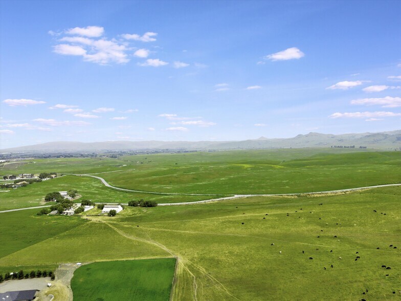 2000 John Smith Rd, Hollister, CA à vendre - Photo principale – Image 1 sur 24