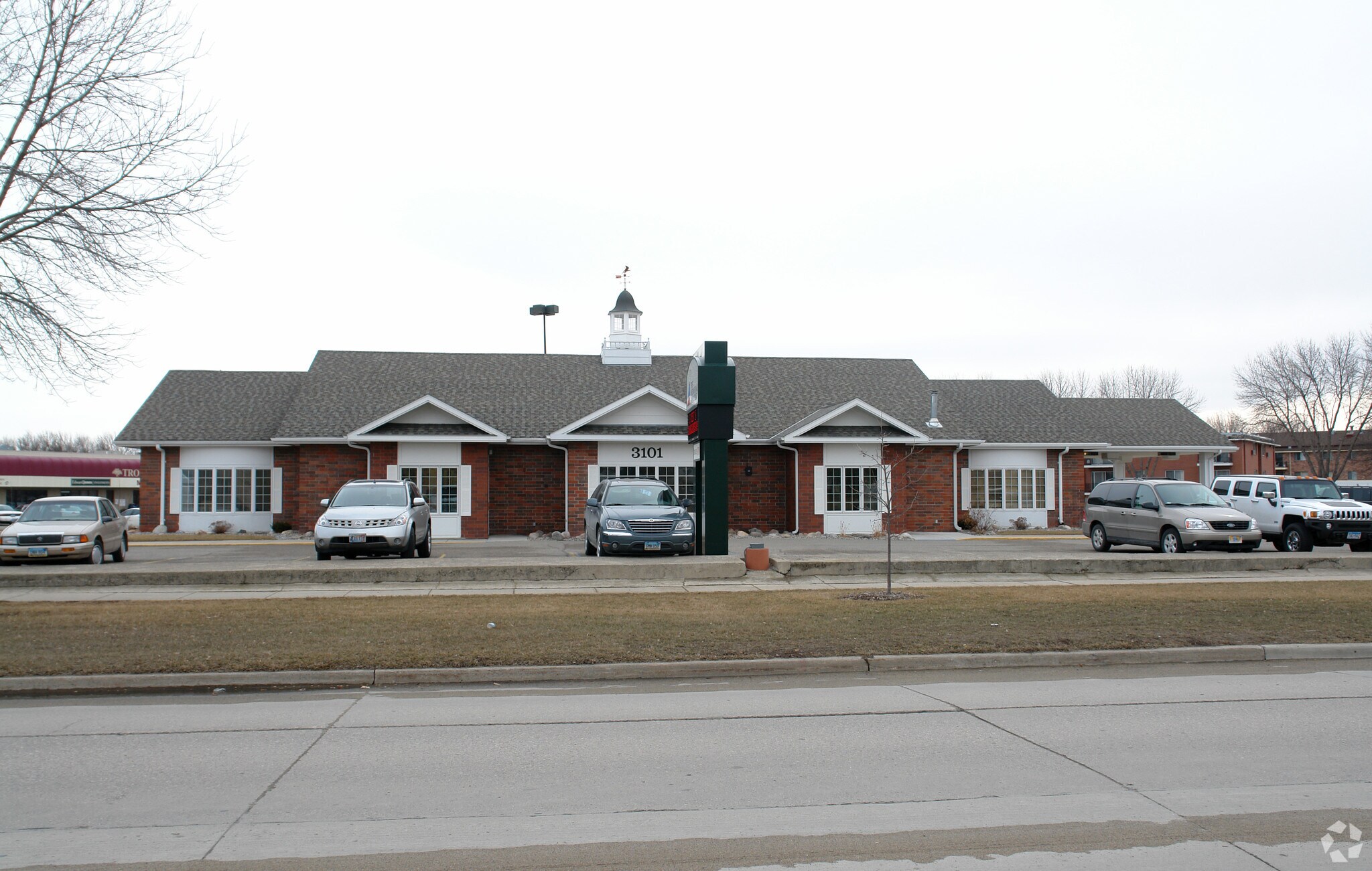 3101 N Broadway, Fargo, ND à louer Photo principale– Image 1 sur 5