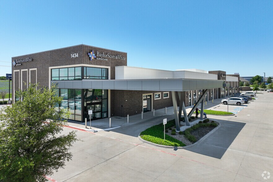 1434 W Highway 287 Byp, Waxahachie, TX à louer - Photo de l’immeuble – Image 2 sur 12