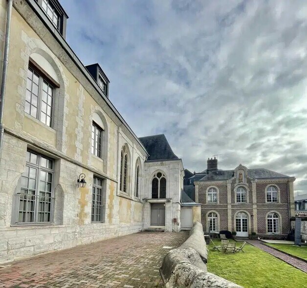 Bureau dans Rouen à louer - Photo de l’immeuble – Image 3 sur 10