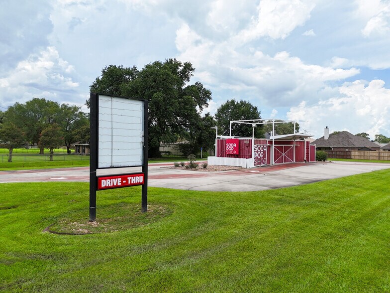 700 Westgate Rd, Lafayette, LA à louer - Photo de l’immeuble – Image 2 sur 10