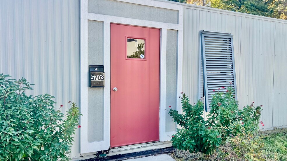 5703 S Macdill Ave, Tampa, FL à louer - Photo de l’immeuble – Image 2 sur 14