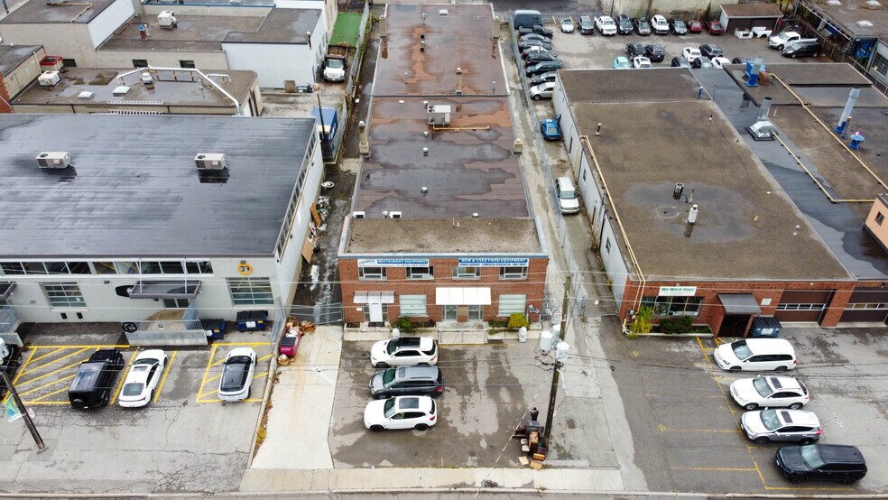 31 Milford Ave, Toronto, ON à louer - Aérien – Image 2 sur 29