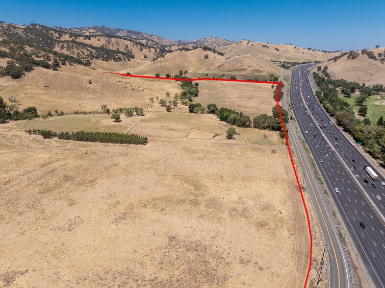 5275-5276 Lyons Rd, Fairfield, CA à vendre - Photo de l’immeuble – Image 2 sur 41