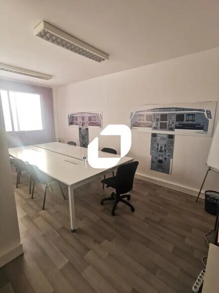Bureau dans Noisy-le-Grand à vendre - Photo de l’immeuble – Image 3 sur 6