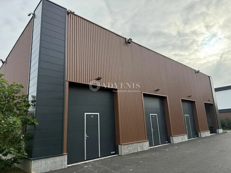 Local d’activités dans Serris à louer - Photo de l’immeuble – Image 1 sur 7