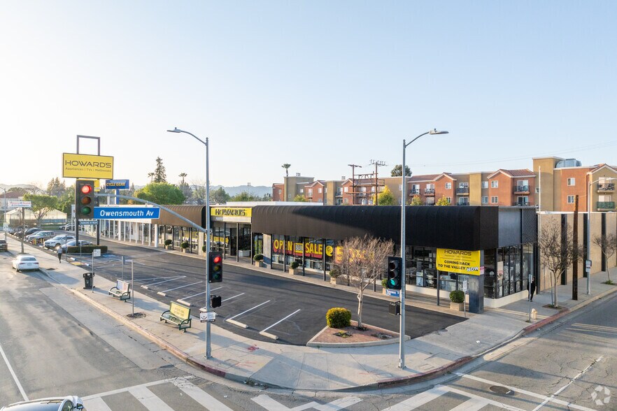 21721-21729 Vanowen St, Canoga Park, CA à louer - Photo principale – Image 1 sur 5