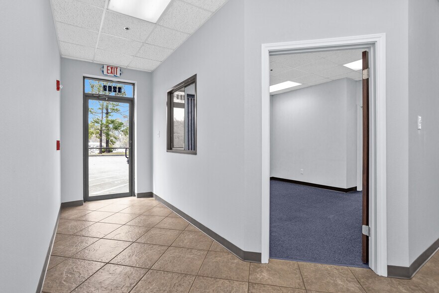 1207 N Fm 3083 Rd, Conroe, TX à vendre - Photo de l’immeuble – Image 3 sur 52