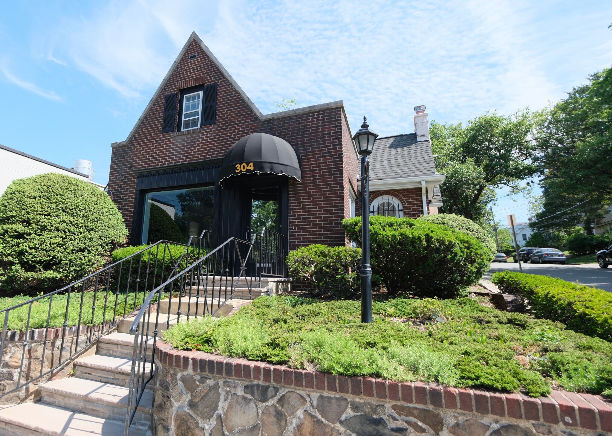 304 Bloomfield Ave, Verona, NJ à louer Photo de l’immeuble– Image 1 sur 32