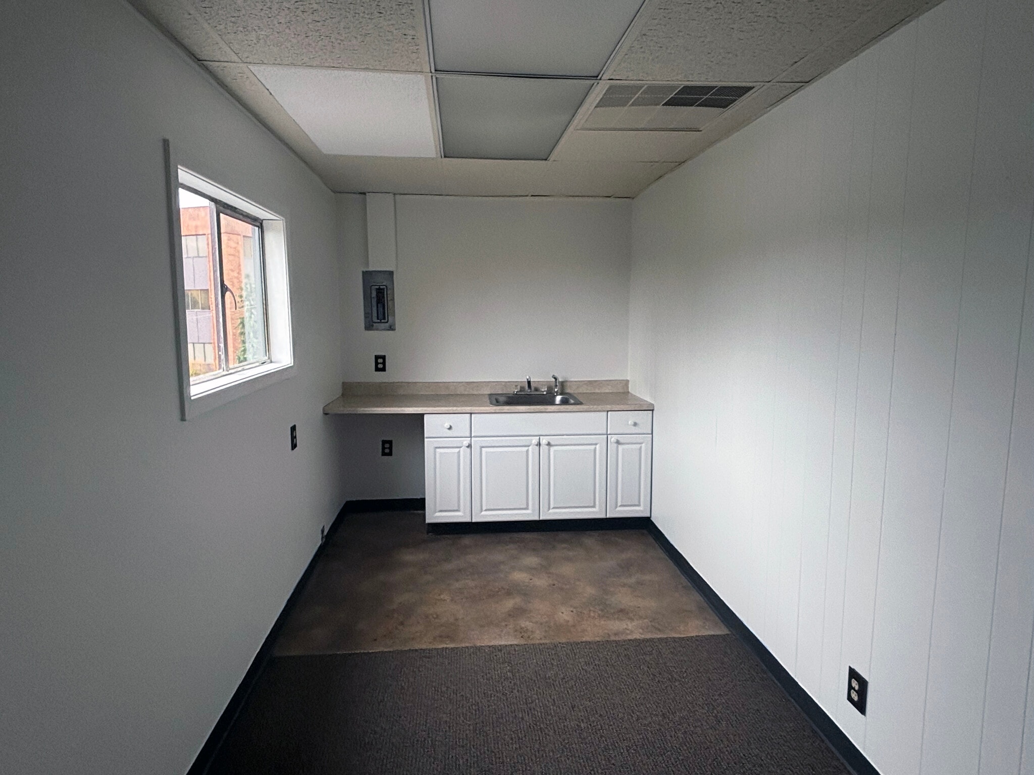 9442 SW Barbur Blvd, Portland, OR à louer Photo intérieure– Image 1 sur 3